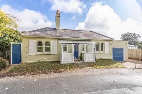 2 Bed Detached Bungalow with Garage, Pembury Road, Tunbridge Wells