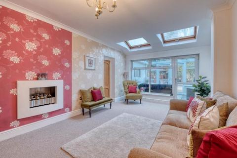 5 bedroom detached house to rent, The Honeypot Old Birmingham Road, Bromsgrove