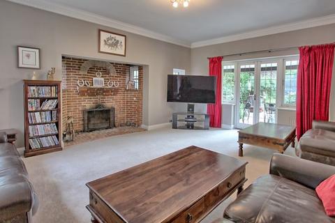 8 bedroom detached house for sale, Nightingales Lane, Chalfont St. Giles