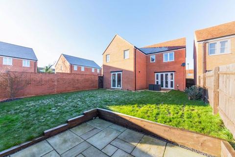 4 bedroom detached house for sale, Havill Crescent, Banbury OX15