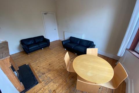 3 bedroom flat to rent, Dalmeny Street, Edinburgh, EH6