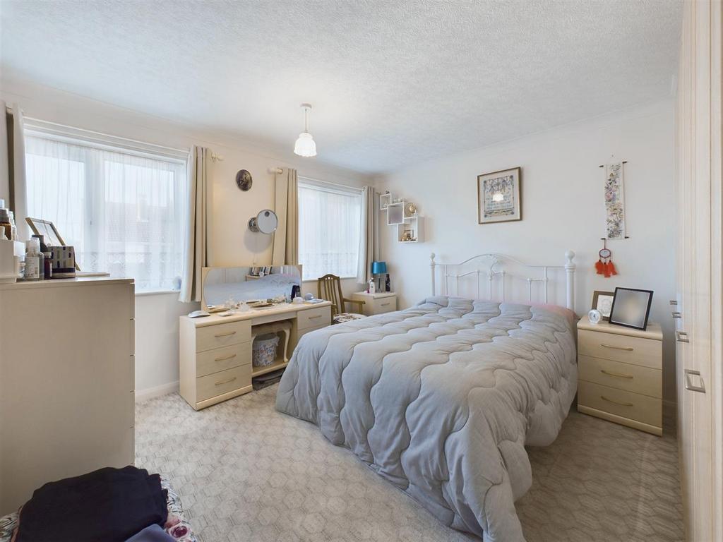 Bedroom: