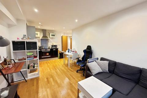 1 bedroom flat to rent, Gateway East, Marsh Lane, Leeds, LS9