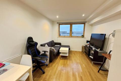 1 bedroom flat to rent, Gateway East, Marsh Lane, Leeds, LS9