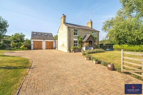 4 bedroom detached house for sale, High Street, Eggington, Bedfordshire, LU7