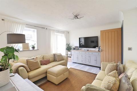 3 bedroom end of terrace house for sale, Turner Close, Black Notley, Braintree