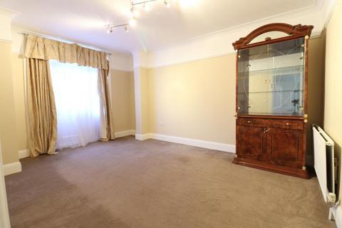 3 bedroom semi-detached house to rent, Edgware HA8