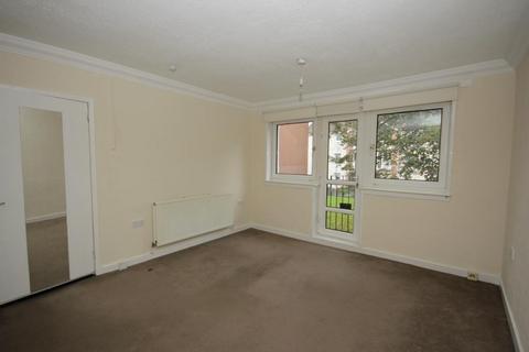 Studio to rent, Scotstounhill, Glasgow G13