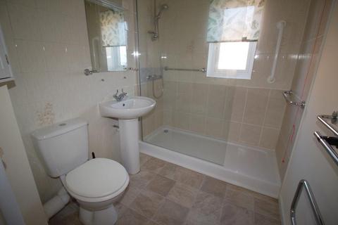 2 bedroom bungalow for sale, Nightingale Court, Gunthorpe, Peterborough, Cambridgeshire, PE4 7FH