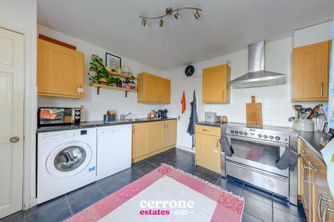 32 Castle Road, Studley, B80 7LS