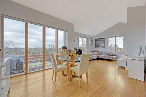 2 bedroom apartment to rent, Buckhurst Hill, Essex, IG9
