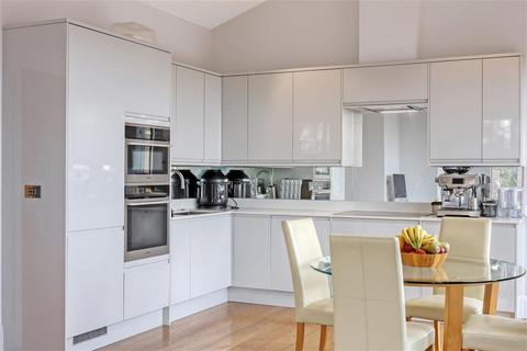 2 bedroom apartment to rent, Buckhurst Hill, Essex, IG9