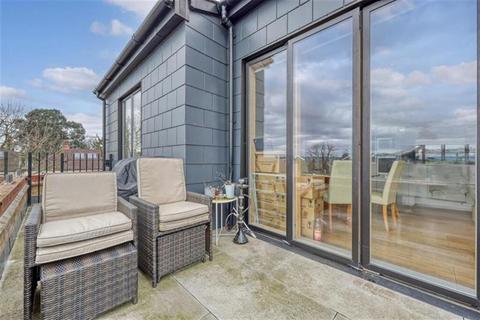 2 bedroom apartment to rent, Buckhurst Hill, Essex, IG9