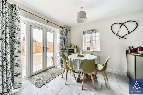 35 Field View, Brackley, NN13 6BL