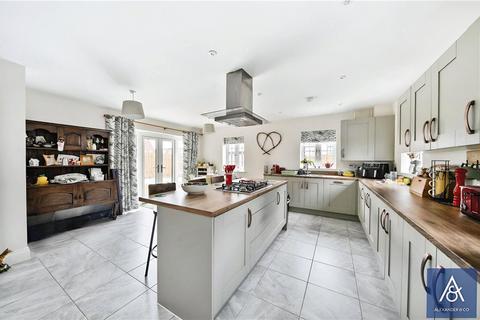 35 Field View, Brackley, NN13 6BL