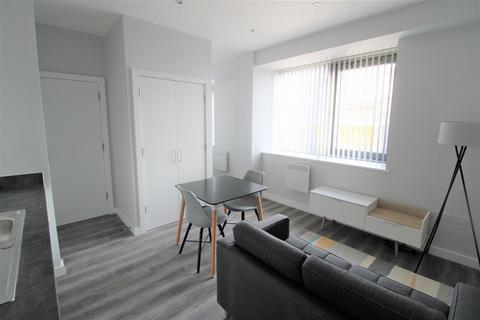 Studio to rent, Crosby Gardens, Crosby Road North, Waterloo, Liverpool