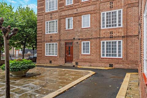 2 bedroom flat for sale, Swan Court, Chelsea SW3