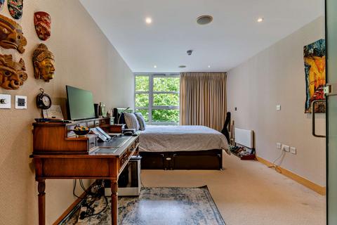3 bedroom flat for sale, Page Street, London SW1P