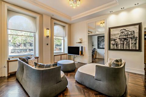 2 bedroom flat for sale, Rutland Gate, London SW7