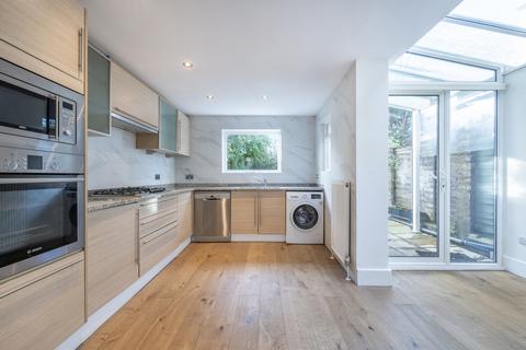 27 Wyatt Road, London, N5 2JU