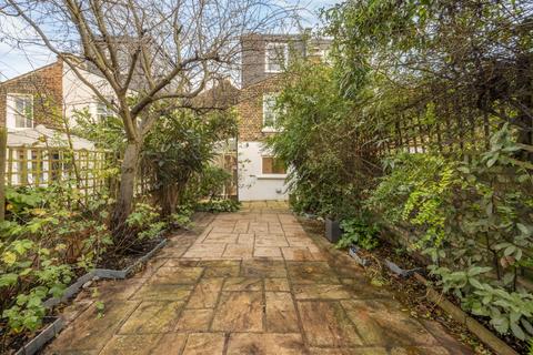 27 Wyatt Road, London, N5 2JU