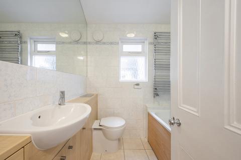 27 Wyatt Road, London, N5 2JU