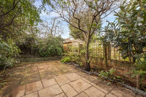27 Wyatt Road, London, N5 2JU