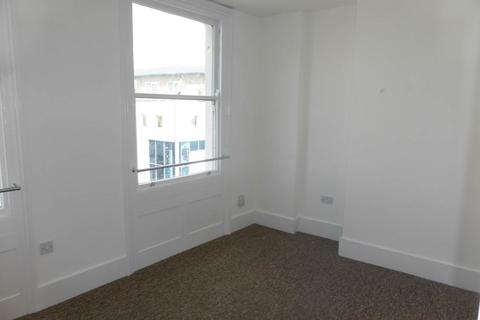 4 bedroom flat to rent, North Street, East Sussex BN1