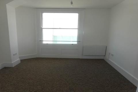 4 bedroom flat to rent, North Street, East Sussex BN1