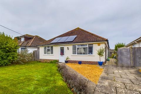 2 bedroom bungalow for sale, Carlton Avenue, Barton on Sea, New Milton, Hampshire, BH25