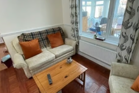 4 bedroom terraced house to rent, Stevenson Road