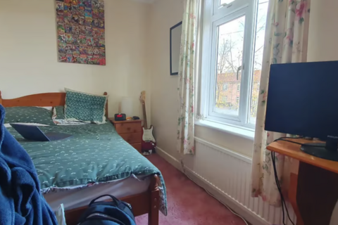 4 bedroom terraced house to rent, Stevenson Road