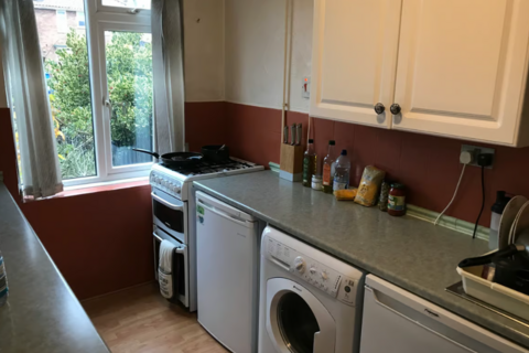 4 bedroom terraced house to rent, Stevenson Road