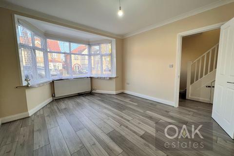 4 bedroom semi-detached house to rent, Elmcroft Avenue, London N9