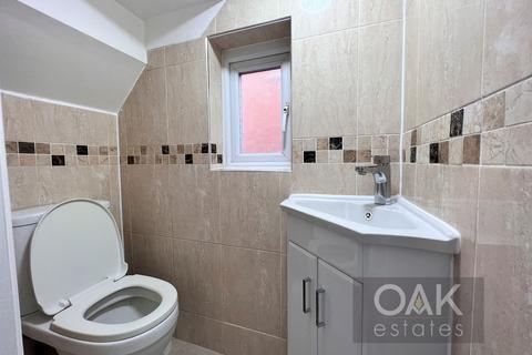 4 bedroom semi-detached house to rent, Elmcroft Avenue, London N9