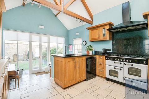 undefined, Exmouth EX8