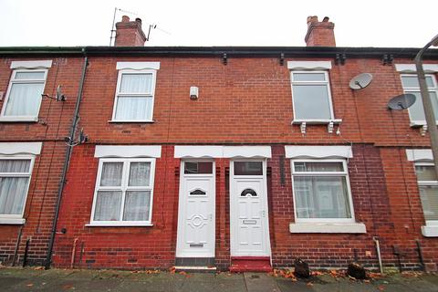 2 bedroom terraced house to rent, Oak Grove, Urmston, Manchester, M41