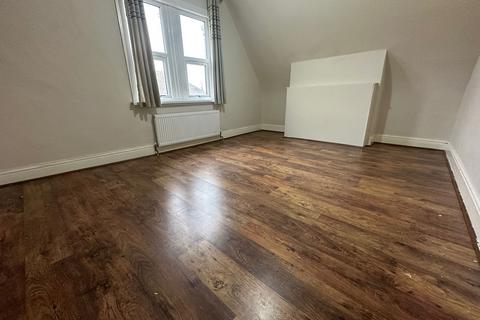 2 bedroom flat to rent, London E7