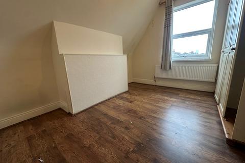 2 bedroom flat to rent, London E7