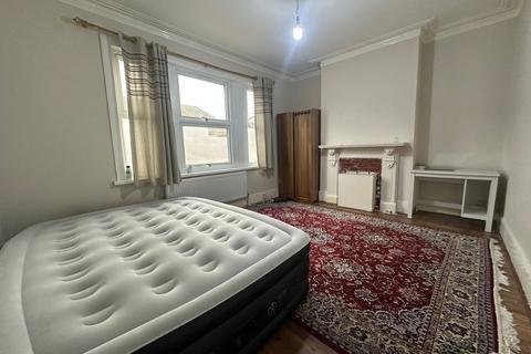 2 bedroom flat to rent, London E7