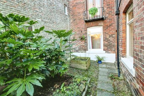 18a Allergate, Durham, DH1 4ET