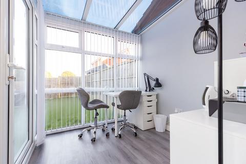 13 Aintree Close, Bedworth, CV12 8TQ