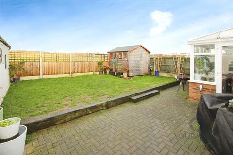 4 bedroom semi-detached house for sale, Highbury Grove, Bedford MK41