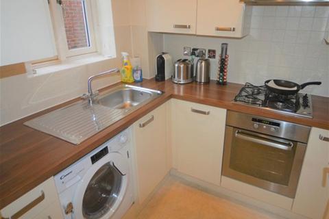 2 bedroom flat to rent, Avian Avenue, Radlett Road, Frogmore