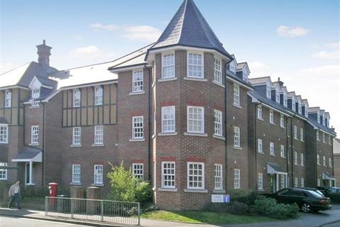 3 bedroom flat to rent, St Peters Street, St Albans