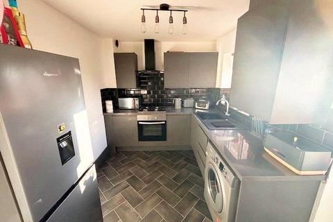 2 bedroom terraced house for sale, The Spinney, West Yorkshire LS9