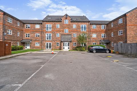 2 bedroom flat to rent, Fernbeck Close, Bolton BL4