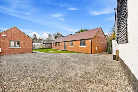 2 bedroom bungalow for sale, Rosemary Lane, Horley RH6