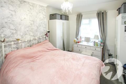 12 Henwick Road, London, SE9 6NZ