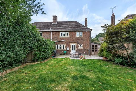14 Lion Mead, Haslemere, GU27 1LF